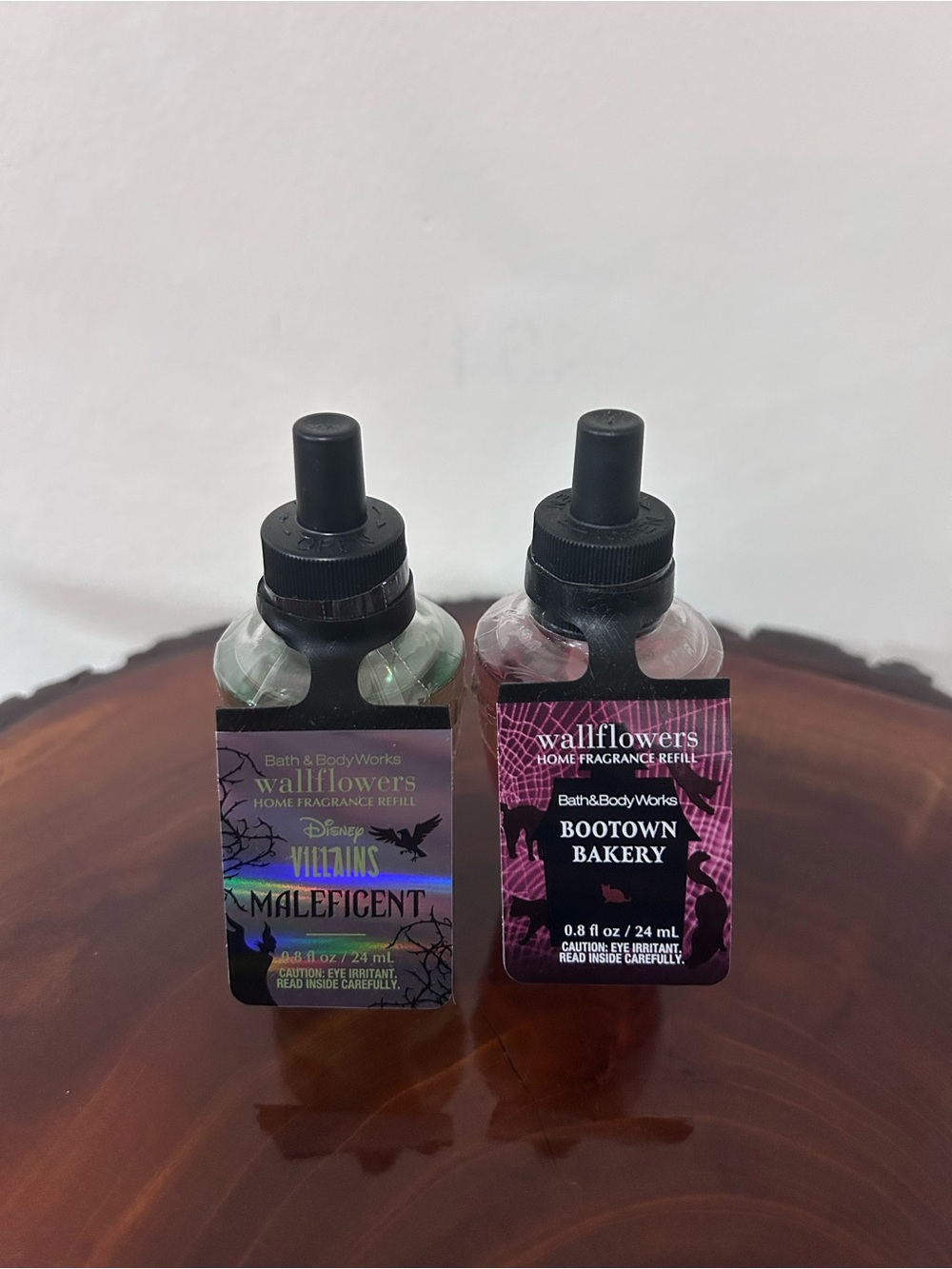 Bath & Body Disney Villains Evil Queen Pierced Heart wallflower plug & two plugs - Picture 3 of 10